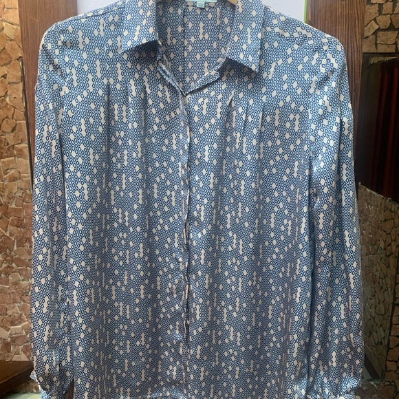 Equipment Blue and White Patterned Casual Shirt all silk - Picture 3 of 10